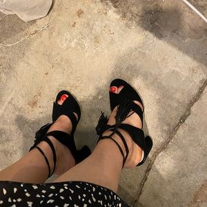 Amazing pair of shoes. Brand Louise et cie. Size - 7.5